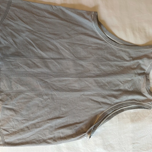 Lululemon Swiftly Tech Race Length Tank - grey stripe size 10 - Picture 2 of 4